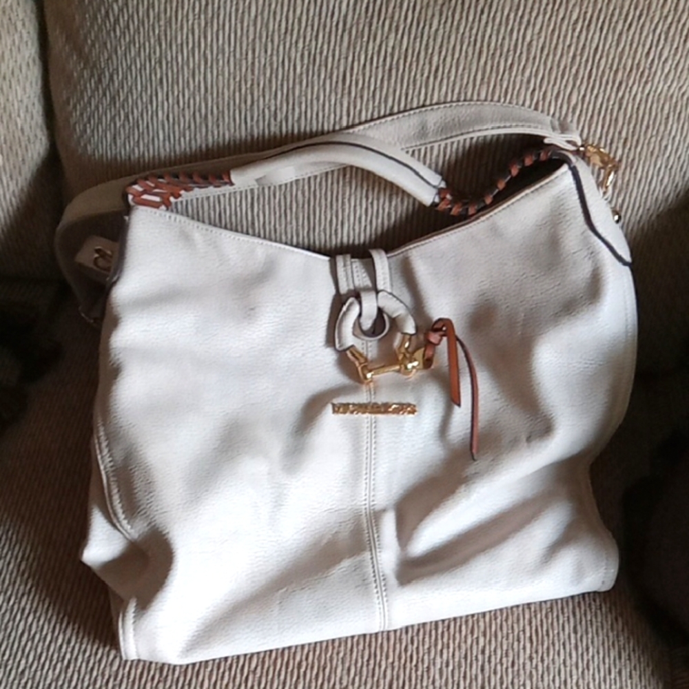 Elegant Michael Kors Cream Handbag